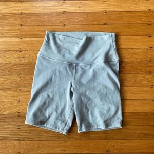 Alo yoga biker shorts
